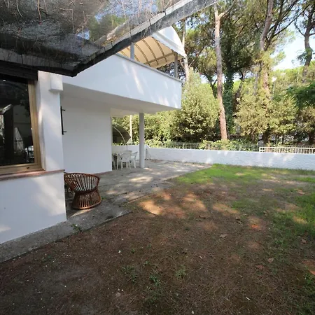 Relaxing In A Spacious Flat דירה רוסולינה מארה