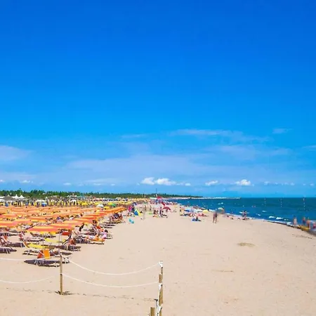 Relaxing In A Spacious Flat Διαμέρισμα Rosolina Mare